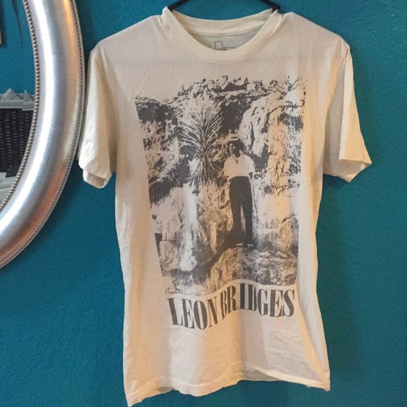 Tops - Leon Bridges t shirt